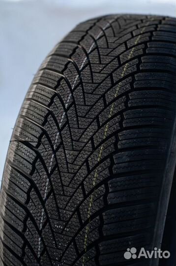 Zmax Winterhawke I 215/45 R17 91V