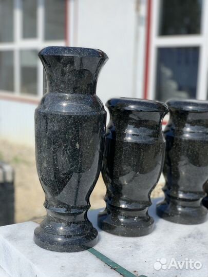 Вазы из гранита оптом