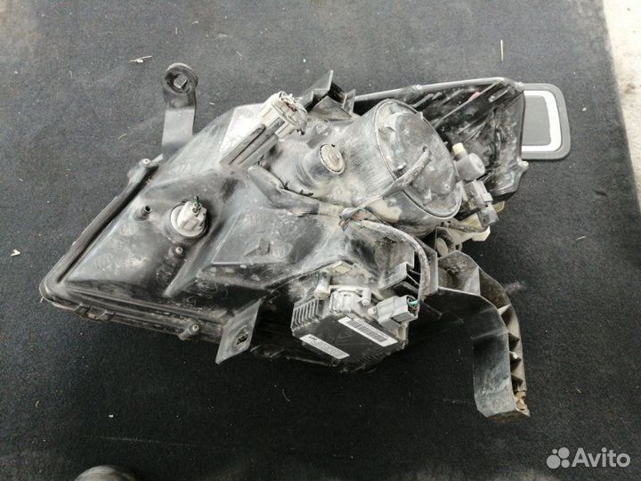 Фара передняя правая Nissan Lafesta B30