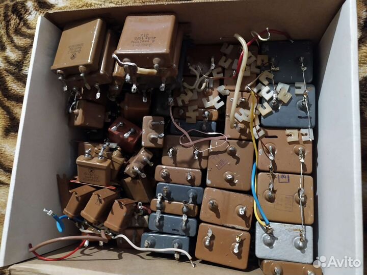 Радиодеталь конденсаторы