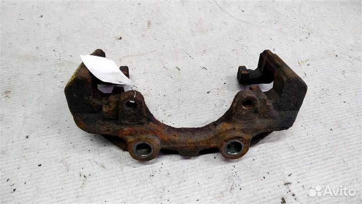 Скоба суппорта переднего Opel Vectra B 95-99г