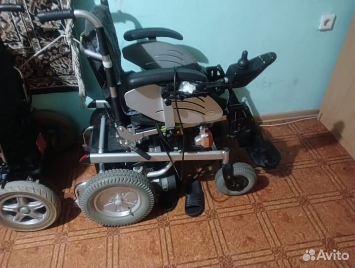 Кресло коляска с электроприводом