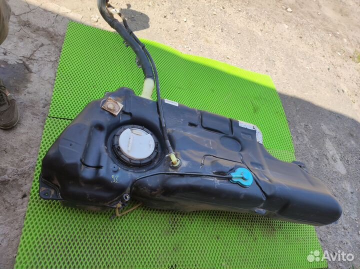 Бак топливный с горловиной Peugeot 308