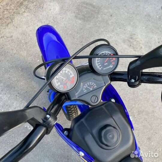 Детский велосипед - мотоцикл