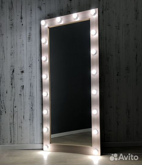 Зеркало с подсветкой