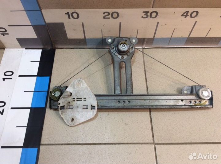 Стеклоподъемник механический задний левый Renault