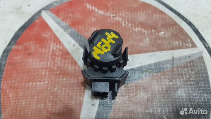 Кнопка кикдауна Mercedes A0025452214