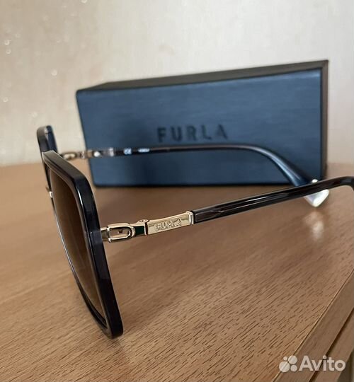 Солнцезащитные очки Furla