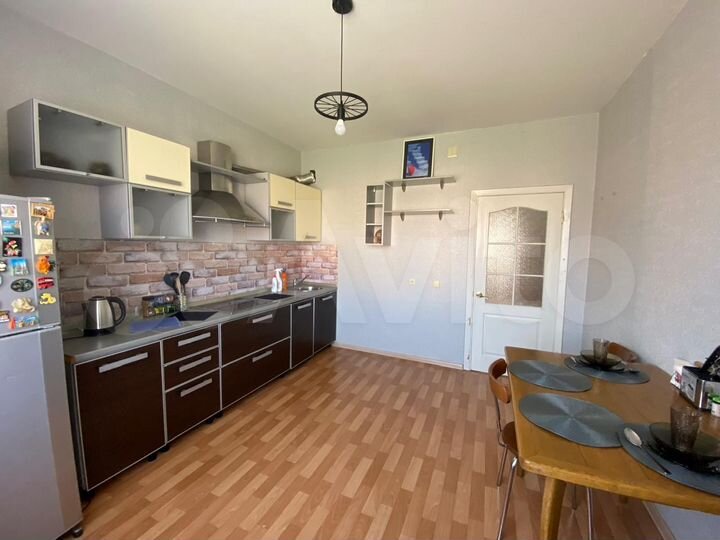 2-к. квартира, 65 м², 6/9 эт.