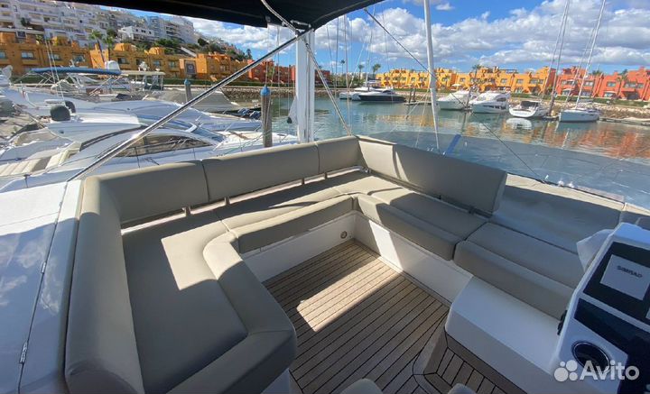 Моторная яхта Sunseeker Manhattan 52 (207)