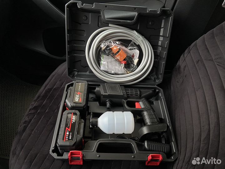 Автомобильная мойка + 2 аккумулятора