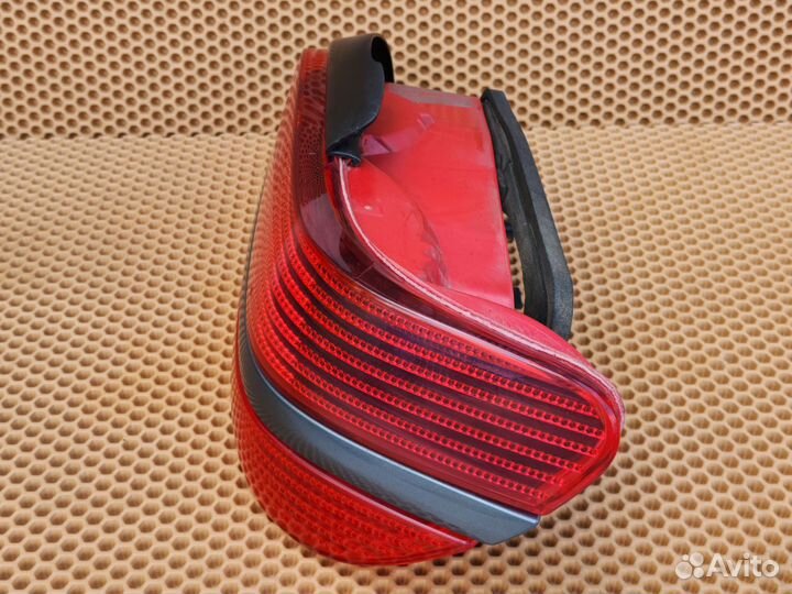 Фонарь задний правый Peugeot 406 рестайл