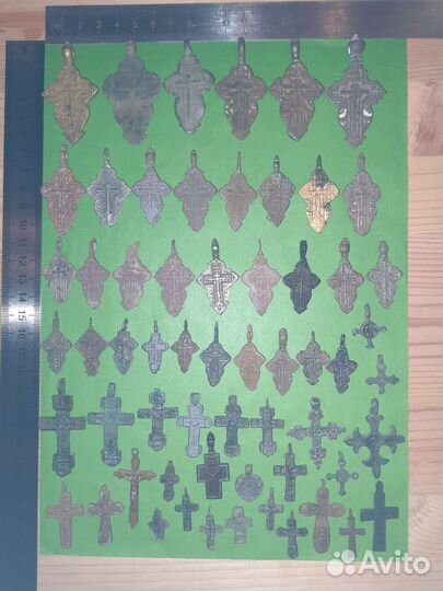 Коллекция старинных нательных крестов