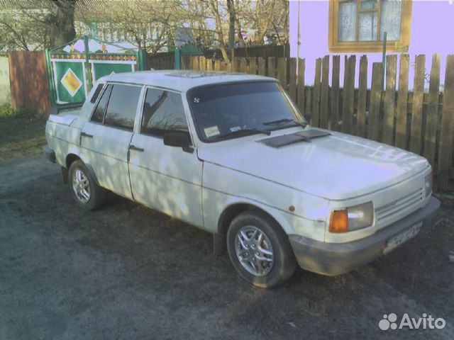 Wartburg - лобовое стекло