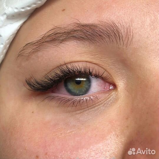 Модель на наращивание ресниц
