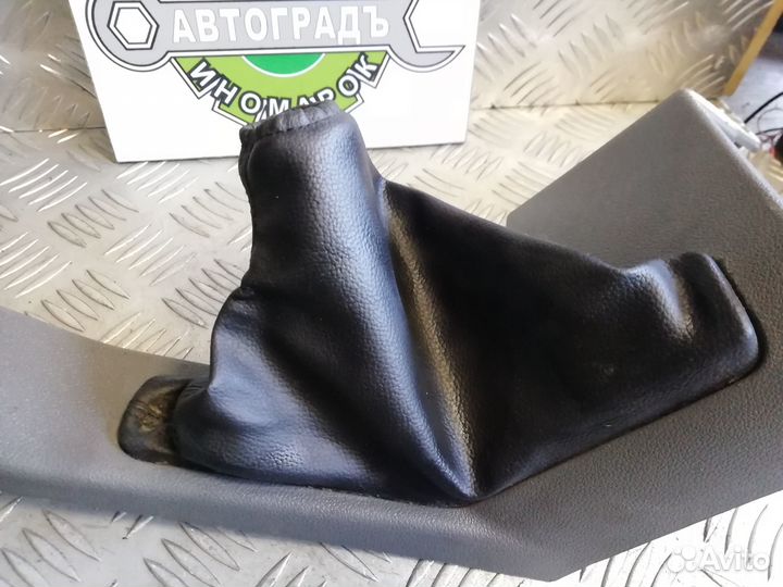 Кожух ручника Ford Focus 2 2009г