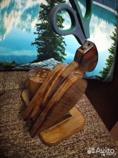 Канцелярская подставка (из дерева)