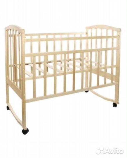 Детская кроватка с маятником