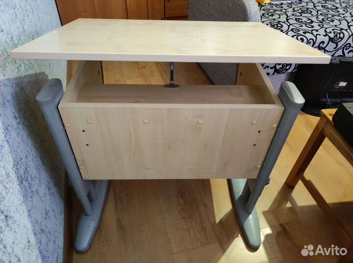 Растущая парта Дэми