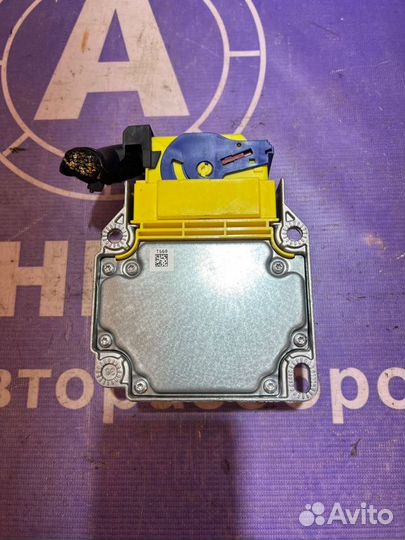 Блок управления аирбаг Volkswagen Touareg 7L GP