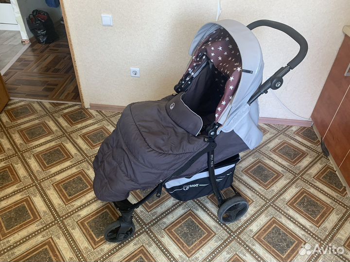 Прогулочная коляска