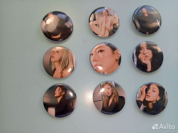 Кпоп значки