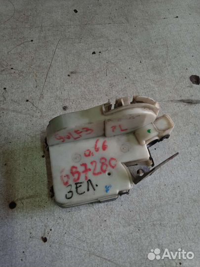 Замок двери передний левый Volkswagen Golf 3