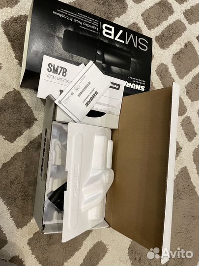 Микрофон shure sm7b с коробкой (оригинал)