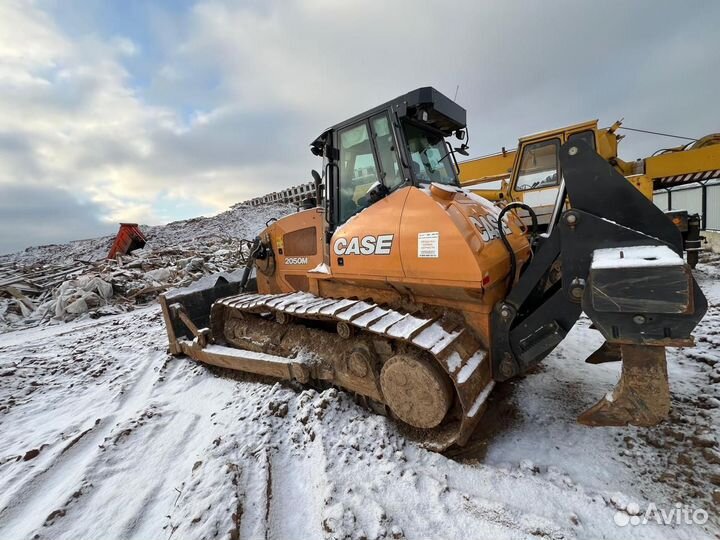 CASE 2050M, 2021