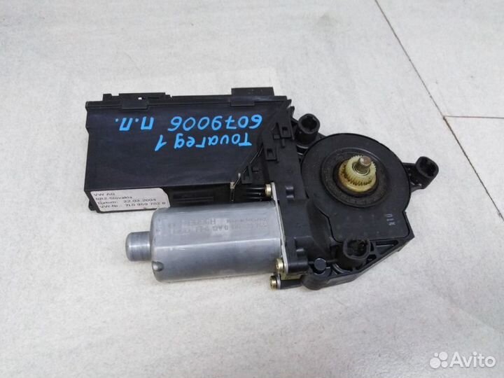 Моторчик переднего правого стеклоподъемника