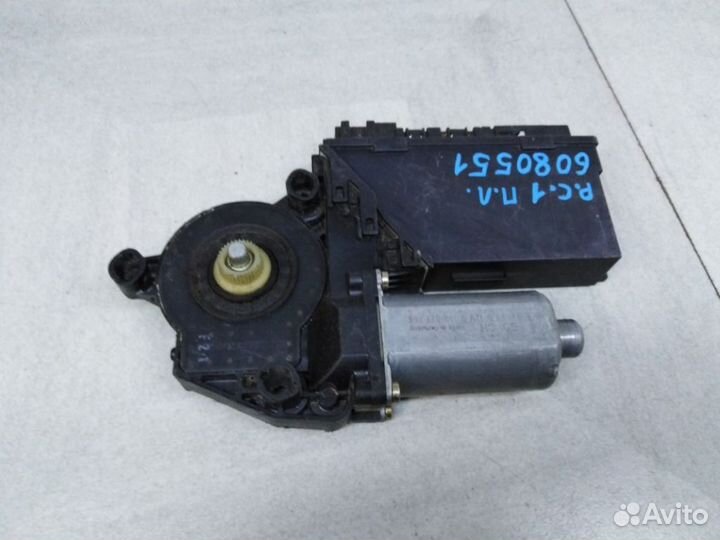 Моторчик переднего левого стеклоподъемника