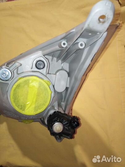 Фара Daihatsu Move