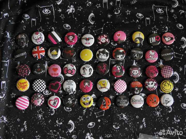 Эмо вещи 2007 неформальные, значки, сумки, шмот