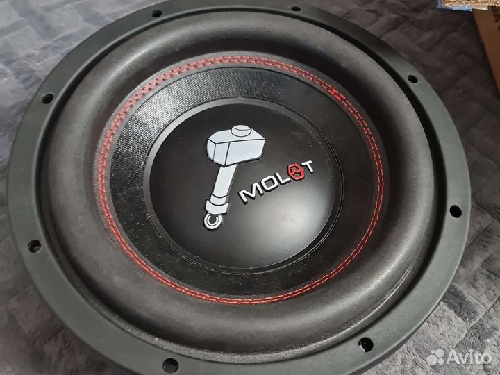 Автомобильный сабвуфер