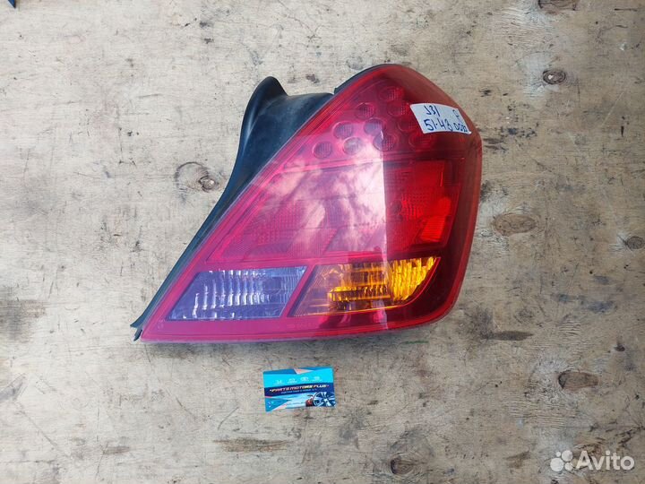 Фонарь задний правый Nissan Teana J31 Скол