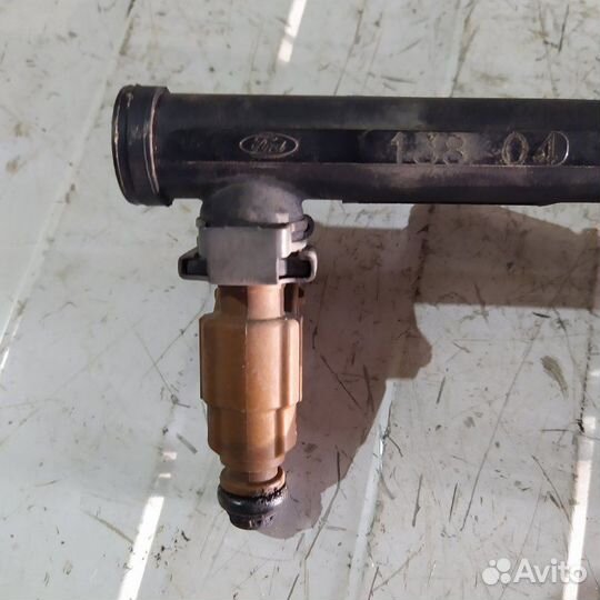 Топливная рампа Ford Focus 1 седан 1.6 2004