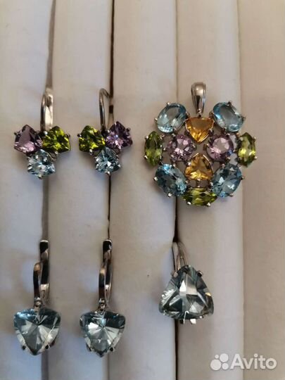 Роскошные гарнитуры с натуральными камнями