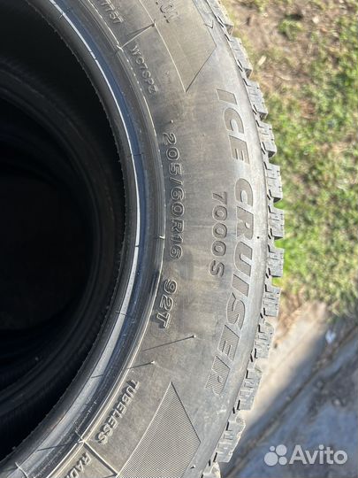 Bridgestone Ice Cruiser 7000S 205/60 R16