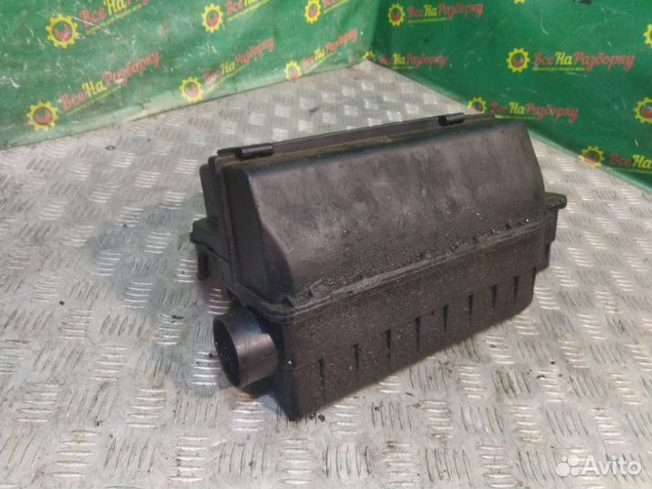 Клапанная крышка Peugeot 406 седан 1.8 1998