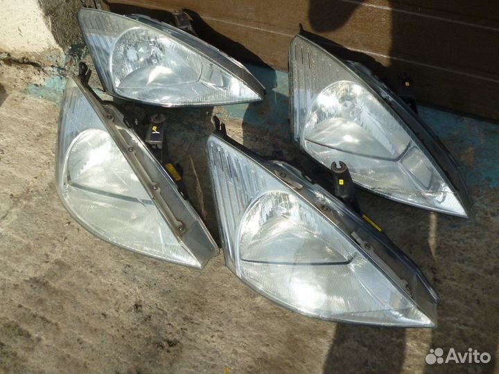 Фара передняя правая Форд Фокус 1 Ford Focus 1