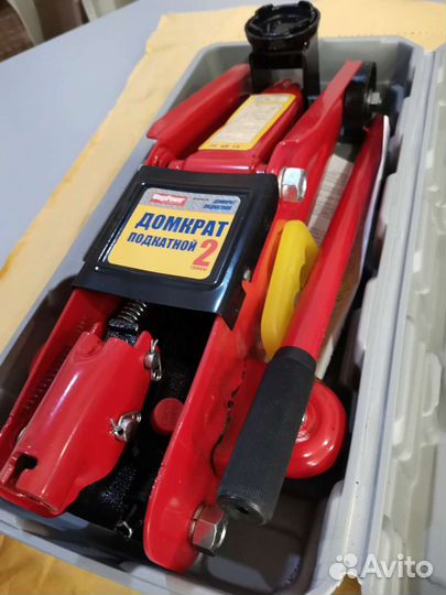 Домкрат Подкатной 2т