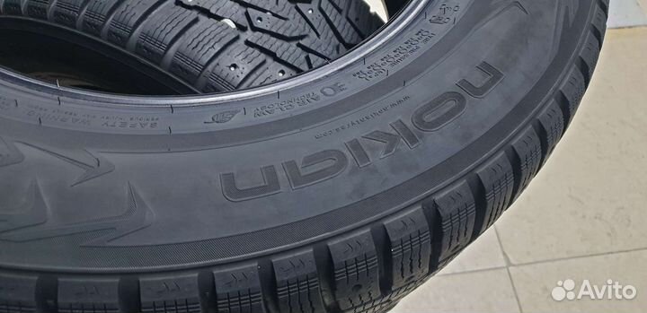 Nokian Tyres Hakkapeliitta 7 215/65 R16 102T