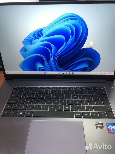 Honor MagicBook AMD Ryzen 5 5500u 8gb/512 SSD