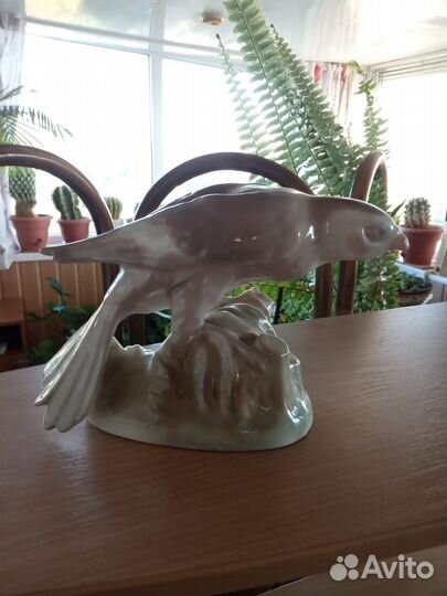 Статуэтка Коршун на скале