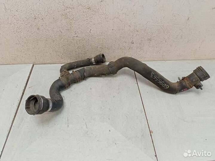 Патрубок системы охлаждения