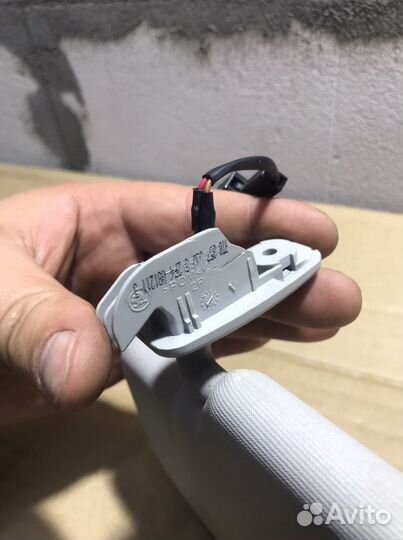 Правый солнцезащитный козырёк Superb 2