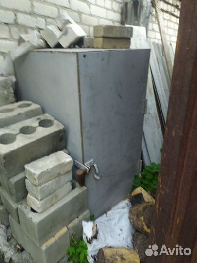 Сейф металлический