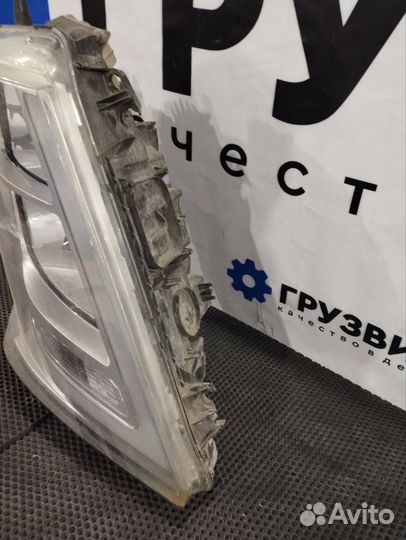 Фара правая Volvo FH4 22239217