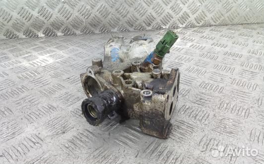 Корпус термостата бензиновый peugeot 406 (3ST13B50