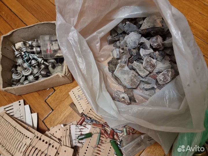 Радиодетали + канифоль